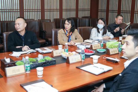 罗湖区人大常委副主任谭会茹一行莅临问鼎娱乐调研