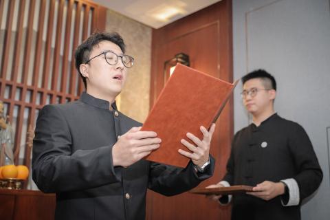罗湖区委统战部副部长、工商联党组书记叶志伟一行到问鼎娱乐调研