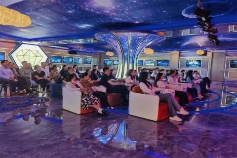 探访培育钻石，为高科技赋能！问鼎娱乐团队赴科微之星观摩学习