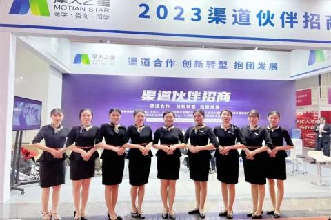 “携手同行·合作共赢”问鼎娱乐2023深圳培博会参展圆满结束
