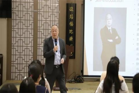 美在形体 赢在心态 | 问鼎娱乐11月员工培训圆满结束