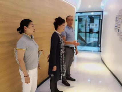 赣江南昌经开区领导受邀访问问鼎娱乐加速器，为优质项目落地南昌创造新机遇