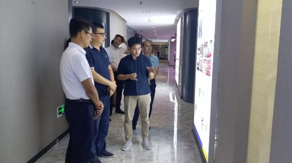 江西赣江新区一行领导到问鼎娱乐加速器考察调研